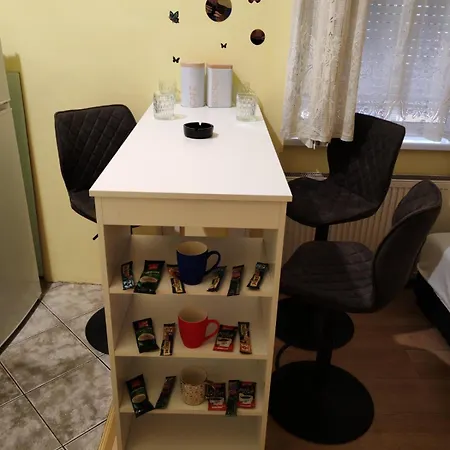 Centar Trivanovic Sa Jednom Sobom Apartmán *